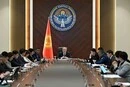 Киргизстан на літо змінює дрес-код для чиновників: у чому причина