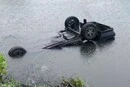 На Житомирщині автівка залетіла у ставок, загинуло четверо людей (фото)