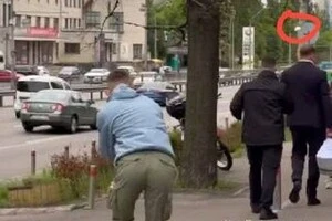 Чоловіку вдалося кинути два яйця