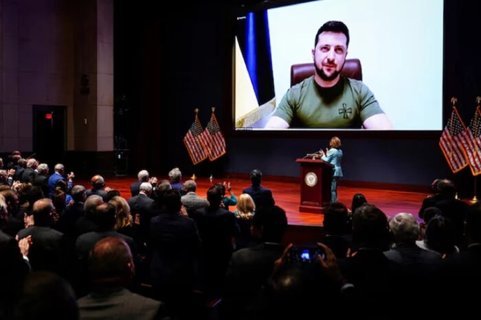 Палата представників США зібрала голоси, щоб винести на голосування допомогу Україні
