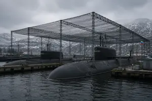 РФ почала захищати атомні субмарини сітками за 7400 км від України