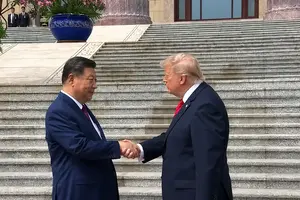 Трамп спробував перехопити ініціативу під час рукостискання із Сі