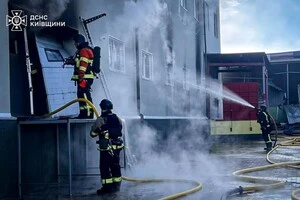 Пожежа охопила споруду площею 450 кв. м
