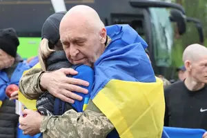 Практично усі звільнені сьогодні військовослужбовці пробули в полоні чотири роки
