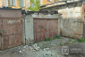 Внаслідок вибуху суттєвих пошкоджень зазнав дах одного з гаражів