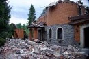 «Уціліло лише ліжко, на якому спав». У Дніпрі чоловік дивом вижив після російської атаки  