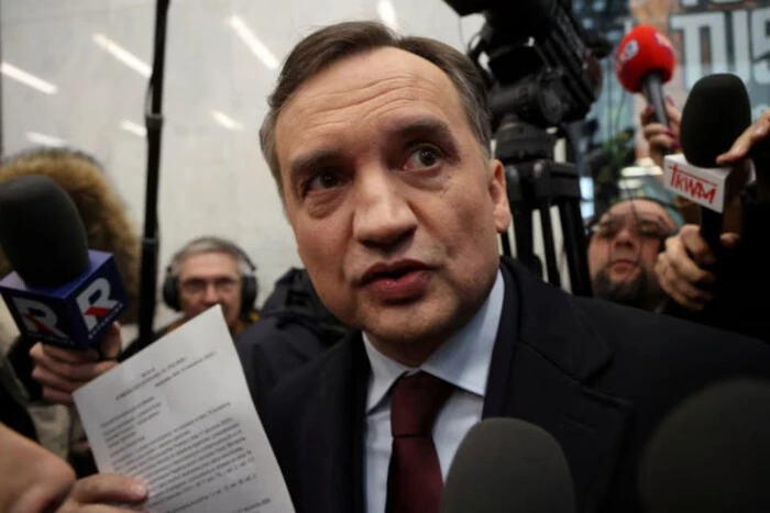 Reuters: Посадовець Трампа допоміг отримати візу США польському міністру-втікачу