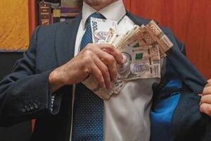 Що робити зі «спецпенсіями»? Американський досвід