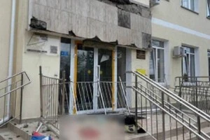 Під час фотосесії обвалився балкон із випускниками