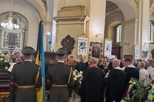 Попрощатися зі своїм соратником прибула велика кількість політичних та громадських діячів
