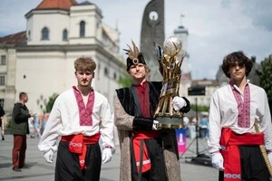 Початку принципового поєдинку передувала яскрава шоу-частина
