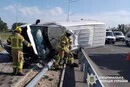 Смертельна ДТП у Києві: на Богатирській після удару перекинувся мікроавтобус Volkswagen