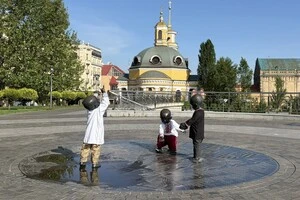 Кий, Щек та Хорив отримали нові вишиванки до свята