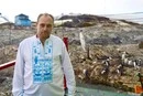 Українські полярники вбралися у вишиванки з пінгвінами та китами (фото)