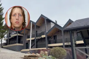 За даними журналістів, після початку повномасштабного вторгнення Хмельов почав активно скуповувати земельні ділянки в селі Яблуниця