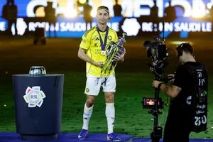 За даними Forbes, загальний річний прибуток Роналду склав $300 млн