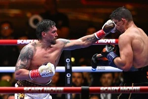 Олександр Усик переміг Ріко Верховена