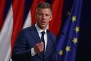 Мадяр отримуватиме вдвічі менше за Орбана і скоротить зарплати владі