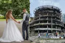 У Києві через атаку РФ у дівчини згоріла весільна сукня: українки розчулили мережу реакцією 