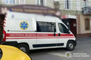 Двоє підлітків звернулись до медиків зі скаргами на печіння очей