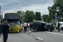 У Борисполі сталася масштабна ДТП за участю автобуса та позашляховика, є загиблі (відео)