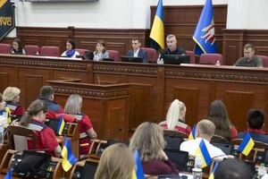 Рішення про відновлення конкурсного відбору керівників комунальних закладів освіти було підтримане 63 депутатами