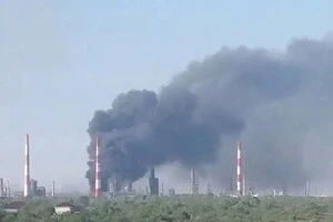 Сизранський НПЗ палає після атаки Сил оборони 