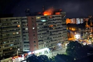 Дрон влучив у багатоповерхівку в румунському місті Галац