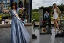 Донечки станцювали вальс без татів: зворушливе відео з випускних