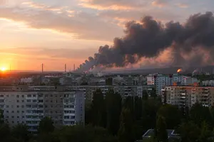 Гаряча ніч у Росії: у Саратові горить НПЗ після атаки безпілотників 
