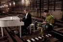 Піаніст Євген Хмара заграв гімн Києва на роялі у метро та вразив українців (відео)