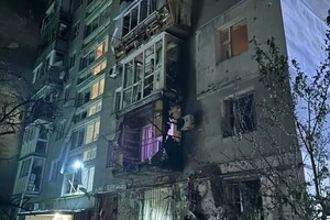 Удар по дев’ятиповерховому житловому будинку в Одесі частково зруйнував перший і другий поверхи