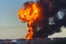 Пожежа на нафтовому терміналі у Петербурзі набирає обертів: з'явилися нові відео