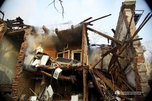 Поліція показала перші хвилини після російської атаки на Дніпро (відео)