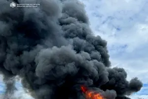 Масштабна пожежа сталася через російську атаку на Дніпровський район
