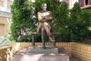 У Києві демонтовано пам’ятник Михайлу Булгакову (відео)