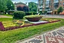 Український борщ на вишитому рушнику: оригінальний квітник прикрасив сквер у Києві