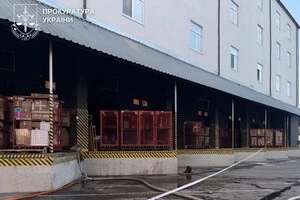 Поштовий термінал в Оболонському районі Києва, де стався теракт