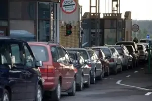 Накопичення автобусів на виїзд з України фіксується у Краківці та Шегинях