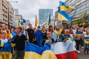 За даними на вересень 2024 року, у Польщі офіційно працевлаштованими були близько 779 тисяч українців
