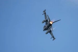 Французькі винищувачі НАТО відкрили вогонь по дрону над Латвією