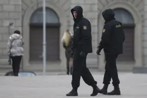 Білоруські силовики перервали богослужіння та затримали священника