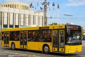 Сьогодні, 9 червня, на бульв. Тараса Шевченка, 2 сталося пошкодження вуличної каналізаційної мережі діаметром 400 мм