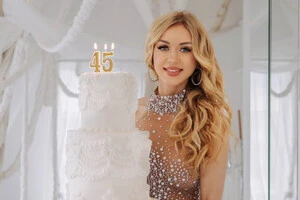Наталія Валевська відзначає 45-річчя