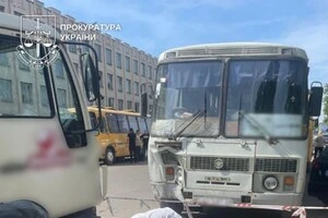 Водій вантажівки раптово знепритомнів за кермом