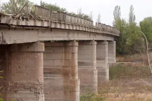 Уражено декілька мостів, що з'єднують Крим і Херсонщину