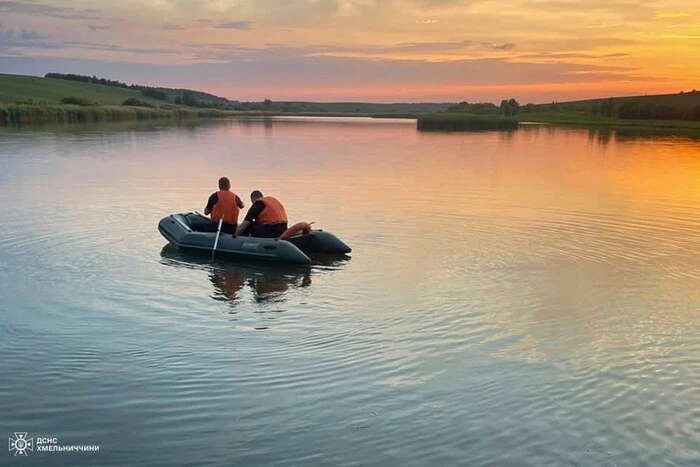 На Хмельниччині у ставку потонули жінка та її 11-річна онучка