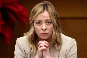За словами Мелоні, європейській спільноті необхідно обрати впливову та шановану особу, яка представлятиме позицію блоку на переговорах щодо України
