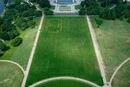 Невідомі залишили біля Білого дому символічне послання Трампу