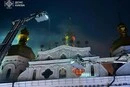 Рятувальники ліквідовують наслідки нічної російської атаки по Києву 